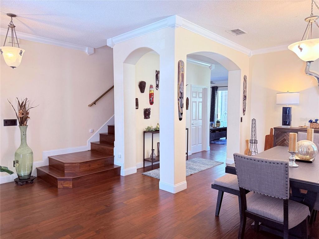 Image 7 of property listing at 1409 SUNNINGDALE WAY, Orlando, FL 32828