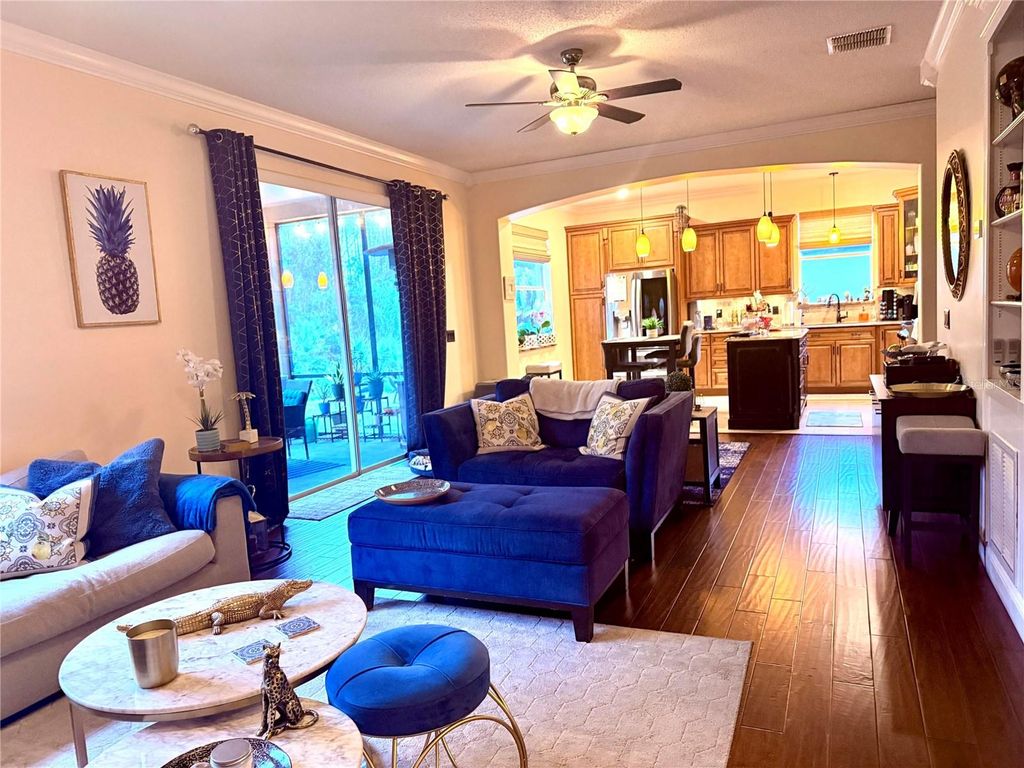 Image 9 of property listing at 1409 SUNNINGDALE WAY, Orlando, FL 32828