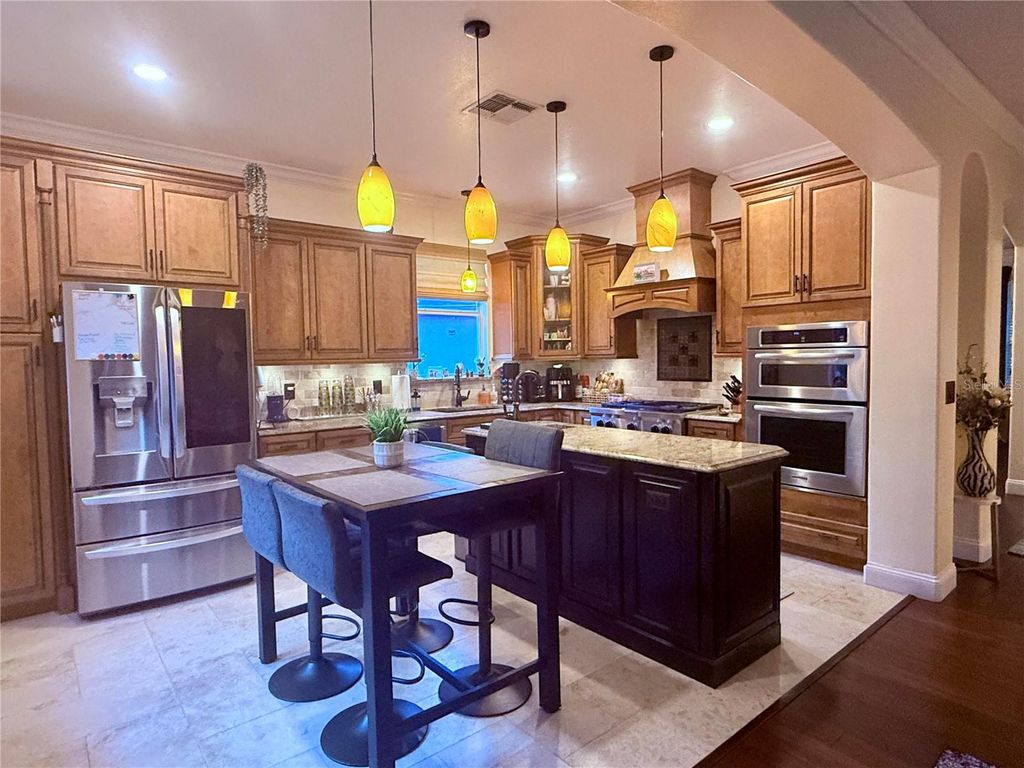 Image 10 of property listing at 1409 SUNNINGDALE WAY, Orlando, FL 32828