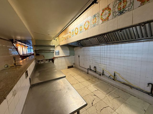 737 N LaSalle Street, Chicago, IL 60654