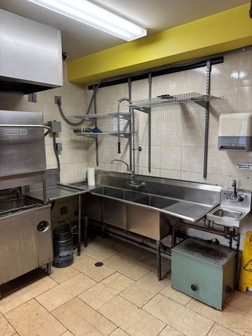 737 N LaSalle Street, Chicago, IL 60654