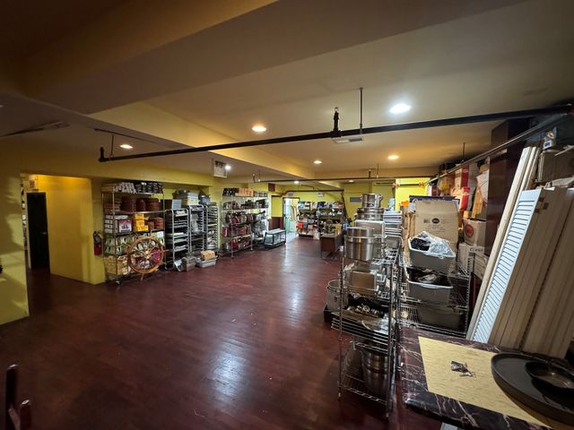 737 N LaSalle Street, Chicago, IL 60654