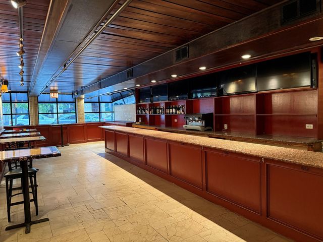 737 N LaSalle Street, Chicago, IL 60654