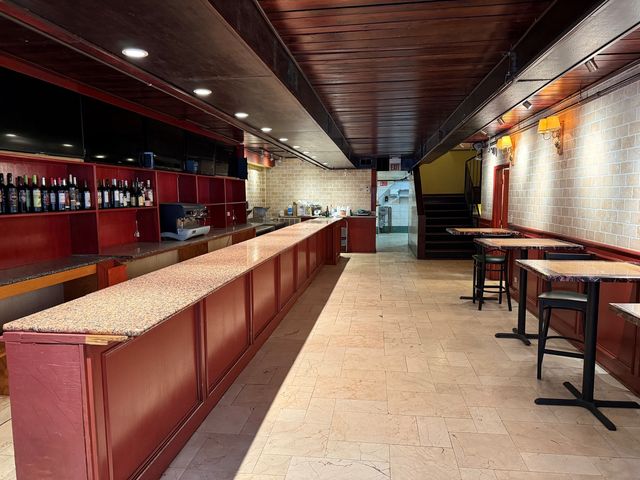 737 N LaSalle Street, Chicago, IL 60654