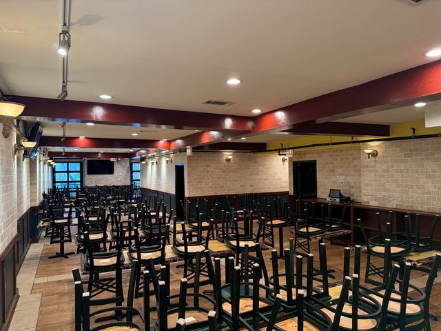 737 N LaSalle Street, Chicago, IL 60654