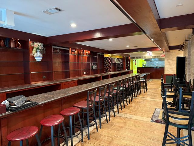 737 N LaSalle Street, Chicago, IL 60654