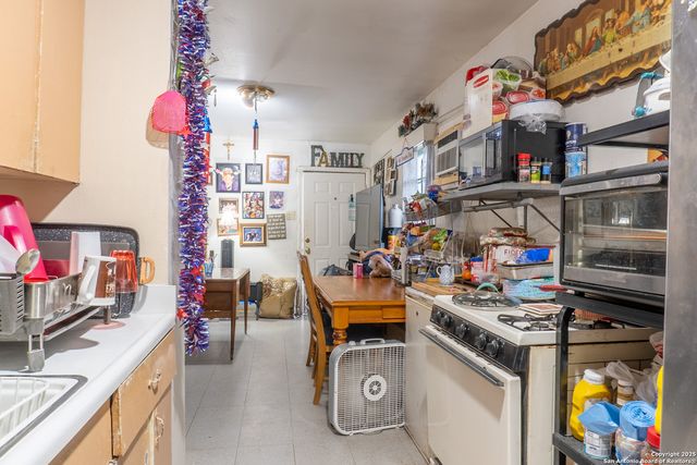 3026 Weir, San Antonio, TX 78226