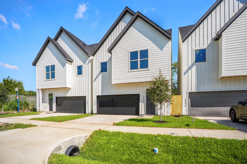 4201 Oats St A, Houston, TX 77020