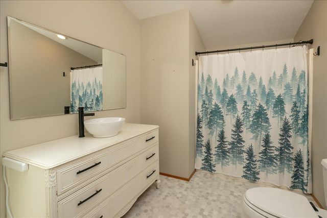 7300 30th Street SE, Eyota, MN 55934