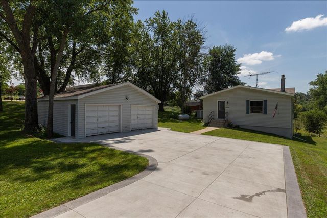 7300 30th Street SE, Eyota, MN 55934