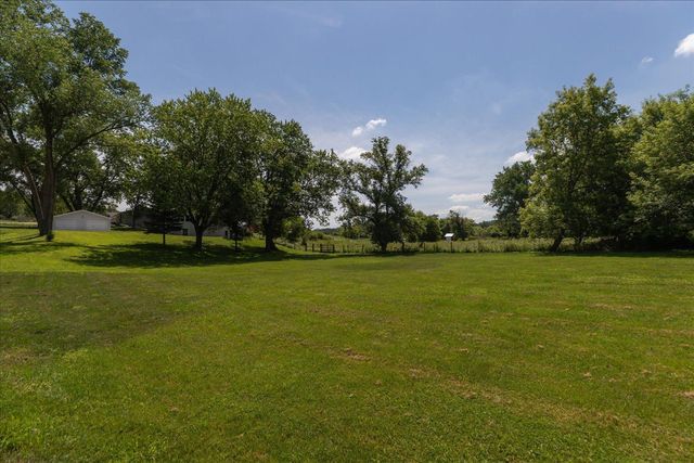 7300 30th Street SE, Eyota, MN 55934