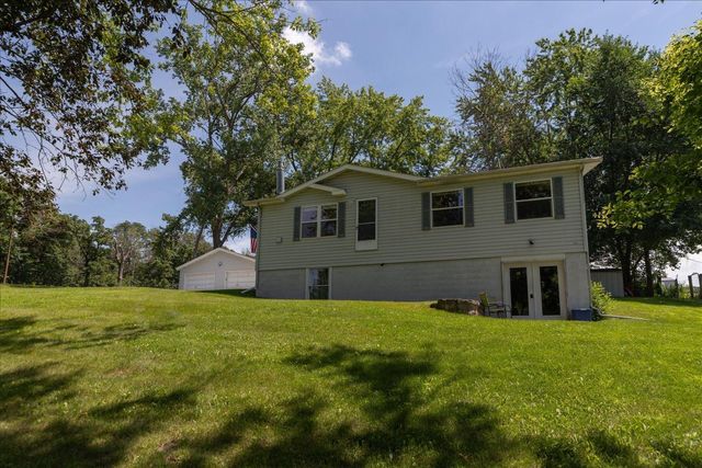 7300 30th Street SE, Eyota, MN 55934
