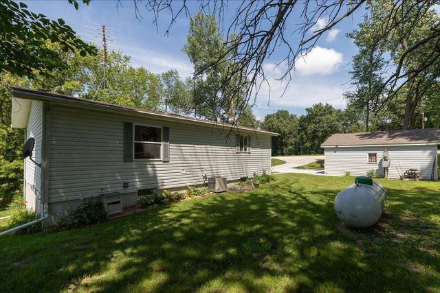 7300 30th Street SE, Eyota, MN 55934