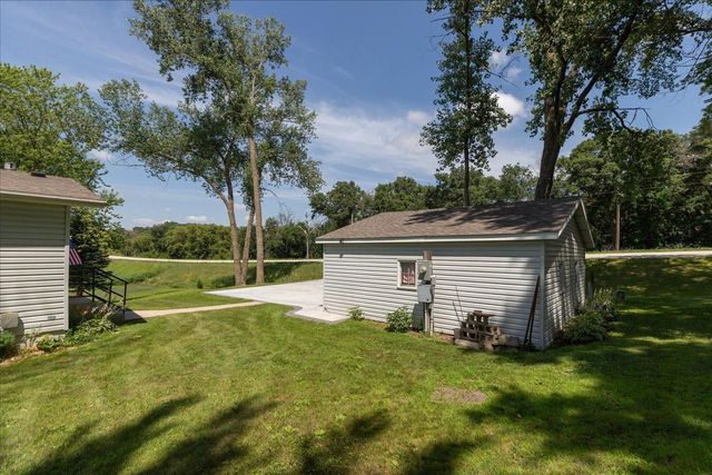 7300 30th Street SE, Eyota, MN 55934