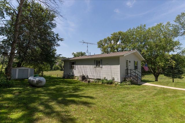 7300 30th Street SE, Eyota, MN 55934