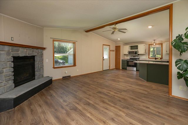 7300 30th Street SE, Eyota, MN 55934