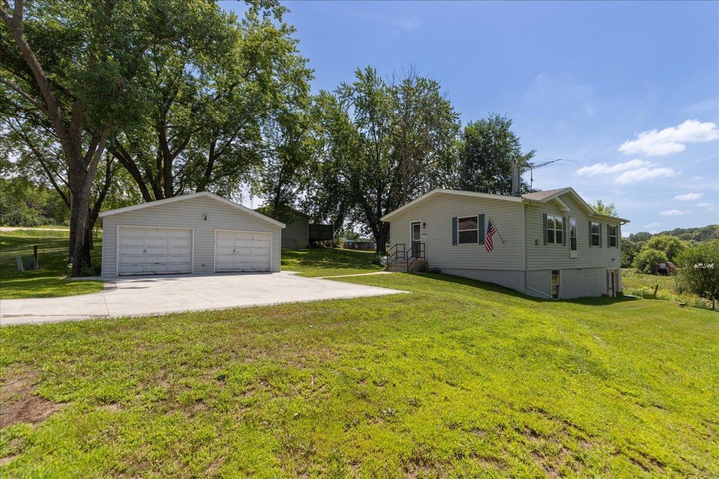 7300 30th Street SE, Eyota, MN 55934