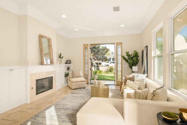 438 H, Coronado, CA 92118