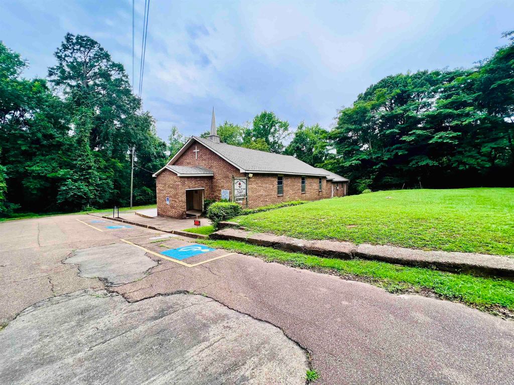 227 S Austin Street, Arkadelphia, AR 71923