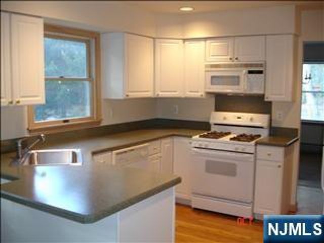 47 Crescent Avenue, Waldwick, NJ 07463