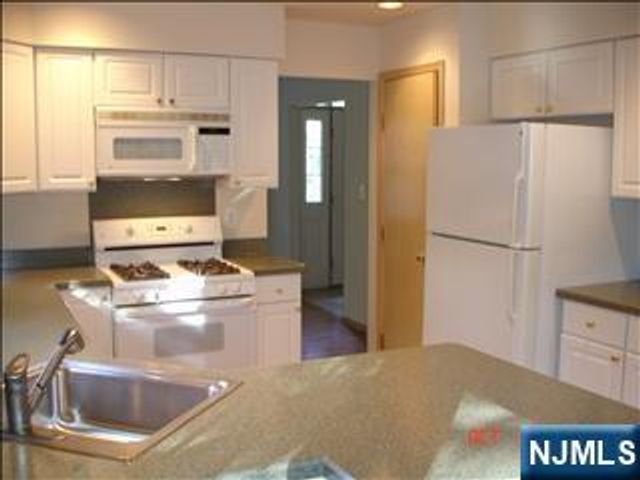 47 Crescent Avenue, Waldwick, NJ 07463