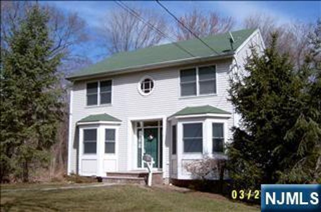 47 Crescent Avenue, Waldwick, NJ 07463