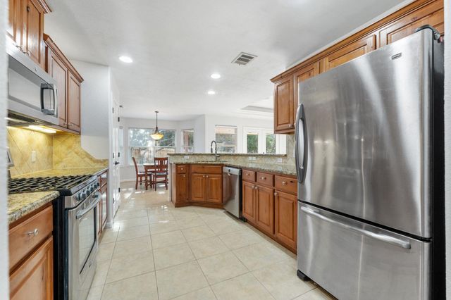 4203 Hillside DR, Lago Vista, TX 78645