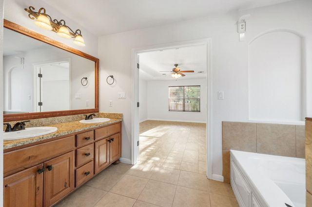 4203 Hillside DR, Lago Vista, TX 78645