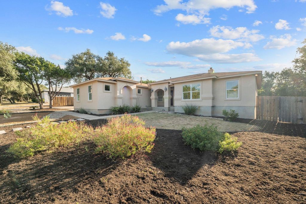 4203 Hillside DR, Lago Vista, TX 78645