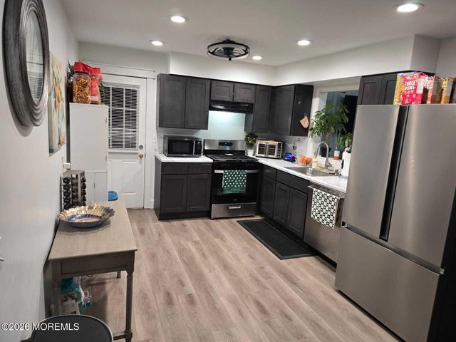 616 Broadway Boulevard, Manchester, NJ 08759