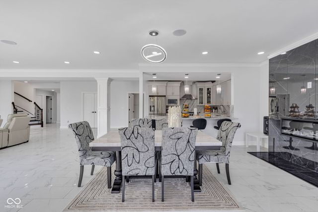 3687 W 121st, Zionsville, IN 46077