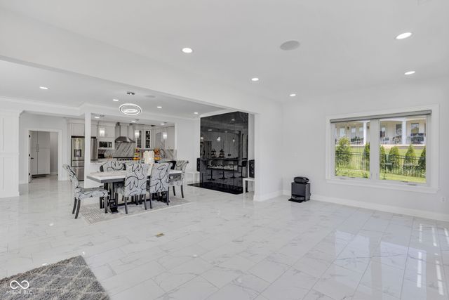 3687 W 121st, Zionsville, IN 46077