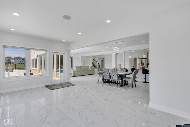 3687 W 121st, Zionsville, IN 46077
