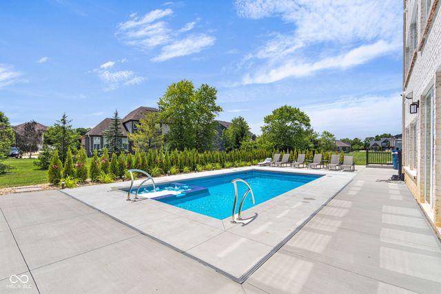 3687 W 121st, Zionsville, IN 46077