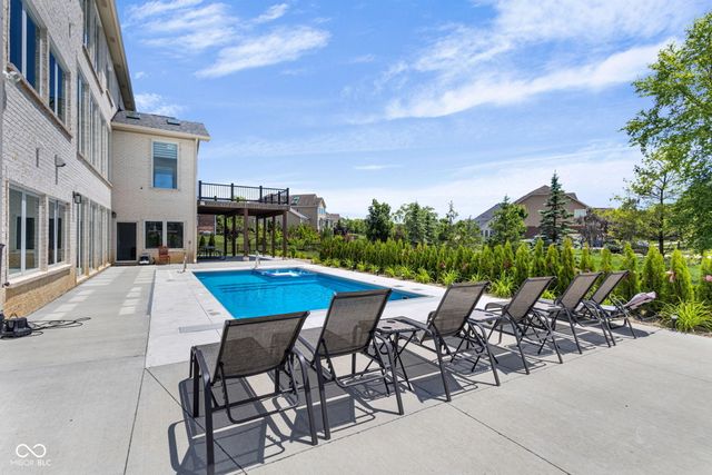 3687 W 121st, Zionsville, IN 46077