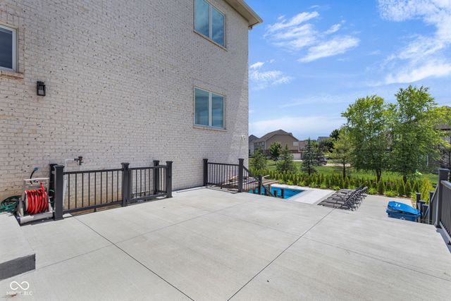 3687 W 121st, Zionsville, IN 46077