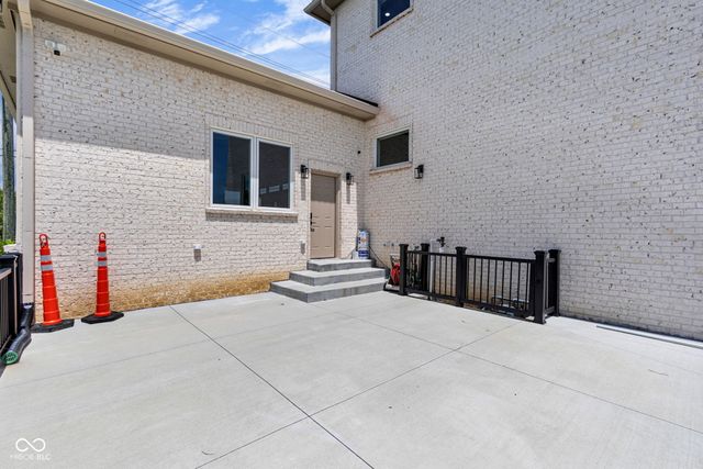 3687 W 121st, Zionsville, IN 46077
