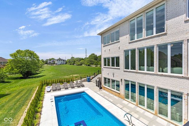 3687 W 121st, Zionsville, IN 46077