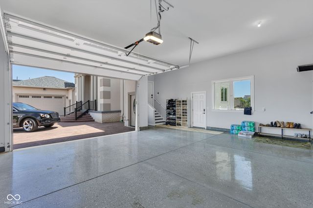 3687 W 121st, Zionsville, IN 46077