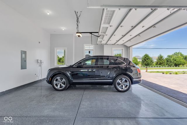 3687 W 121st, Zionsville, IN 46077