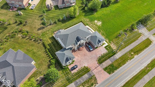 3687 W 121st, Zionsville, IN 46077