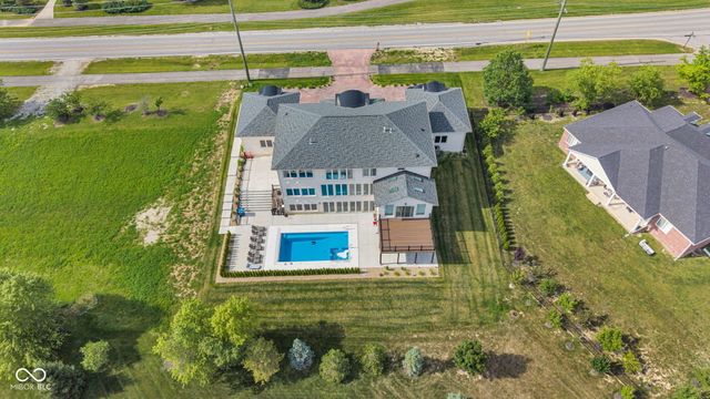 3687 W 121st, Zionsville, IN 46077