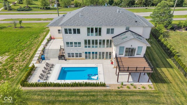 3687 W 121st, Zionsville, IN 46077