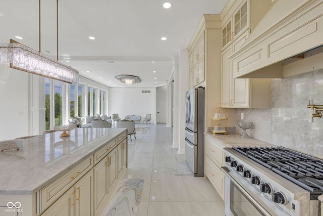 3687 W 121st, Zionsville, IN 46077