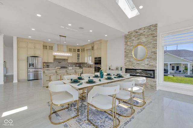 3687 W 121st, Zionsville, IN 46077