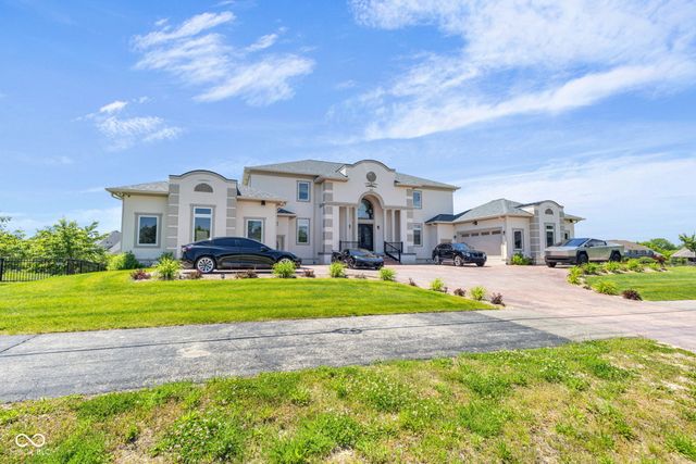 3687 W 121st, Zionsville, IN 46077