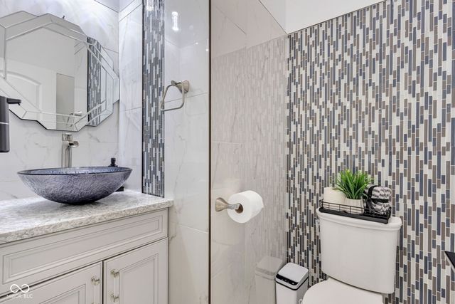 3687 W 121st, Zionsville, IN 46077