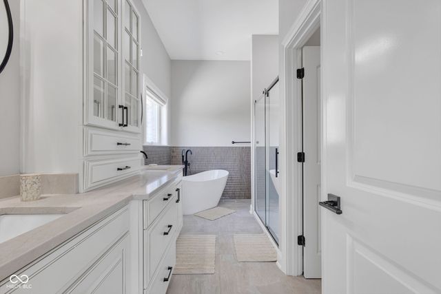 3687 W 121st, Zionsville, IN 46077