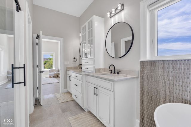 3687 W 121st, Zionsville, IN 46077