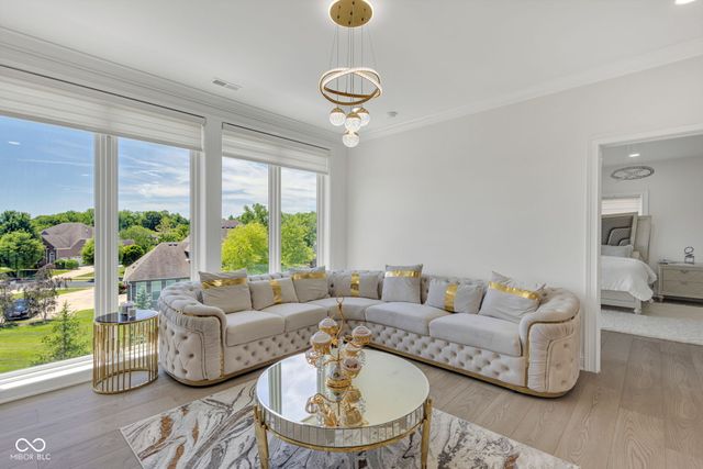 3687 W 121st, Zionsville, IN 46077